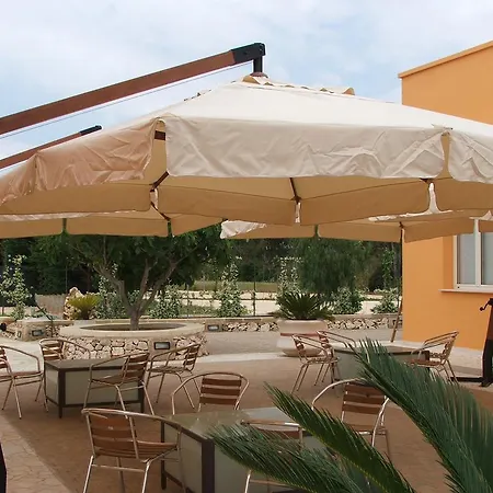 Agriturismo Santa Rita ファームステイ ムーロ・レッチェーゼ